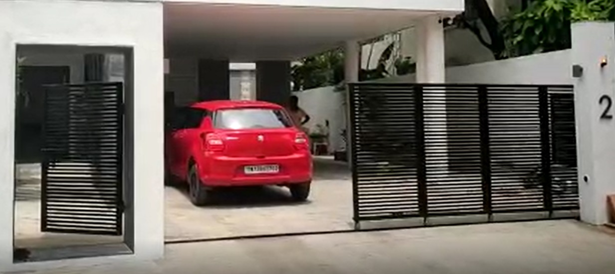 Sliding gates, motorized gates, automatic gates, and modern gates with remote control and gate automation in Chennai. Our services include gate repairs, motorization, and custom gate manufacturing, offering steel gates, folding gates, cantilever gates, telescopic gates, grill gates, swing gates, and automatic sliding gates.